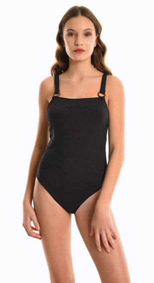 Prążkowany kostium kąpielowy z metalowymi kółkami i dłuższymi ramiączkami