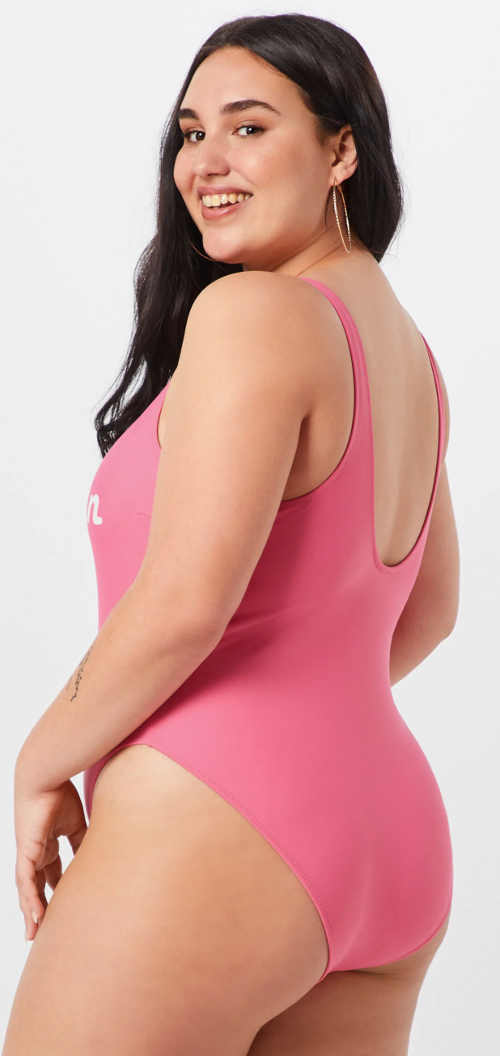 Różowy jednoczęściowy kostium kąpielowy dla pełniejszych kształtów