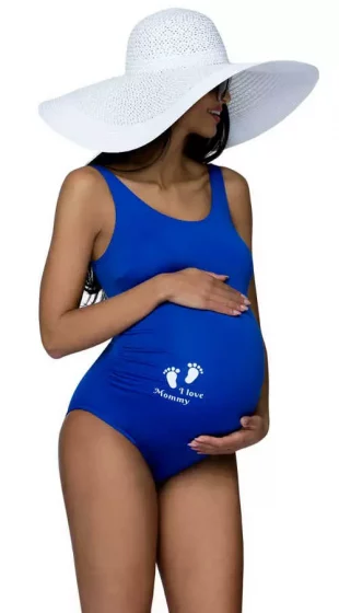 Stylowy strój kąpielowy ciążowy z zabawnym napisem w kolorze niebieskim